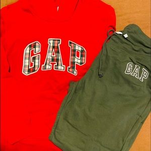 WOMENS GAP jogger set. Never worn, only tried on.
